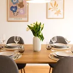 아파트 Lu16 Four - Geraeumig, Stilvoll & Zentral, 10 Min Zur Altstadt - Bema *