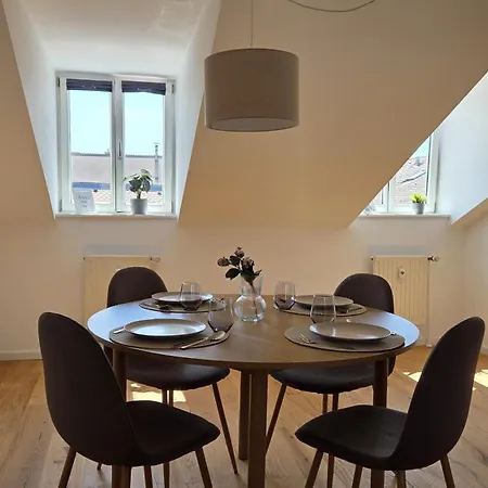아파트 Lu16 Four - Geraeumig, Stilvoll & Zentral, 10 Min Zur Altstadt - Bema *